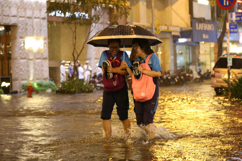 33020303_2060474277501696_4420628826376110080_n