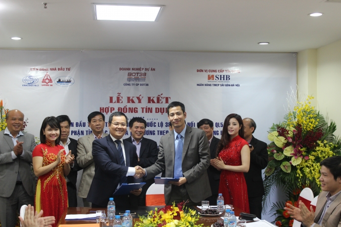 Đại diện nh&agrave; đầu tư v&agrave; đơn vị t&agrave;i trợ t&iacute;n dụng cho