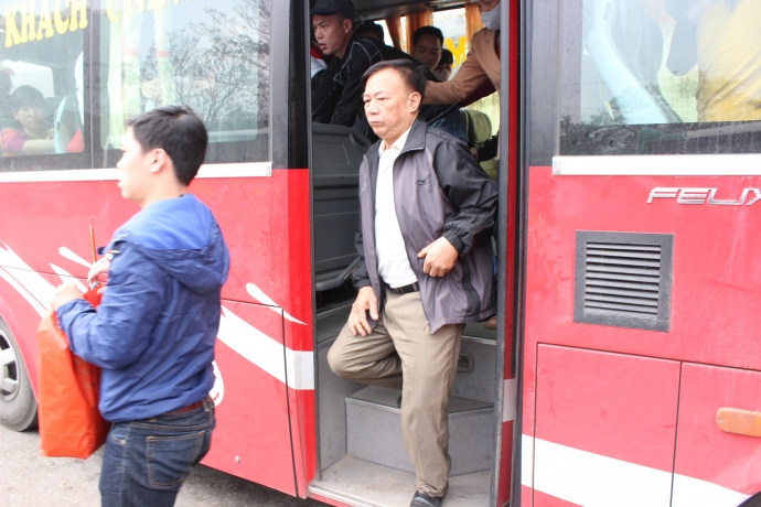 h&agrave;nh kh&aacute;ch mệt mỏi