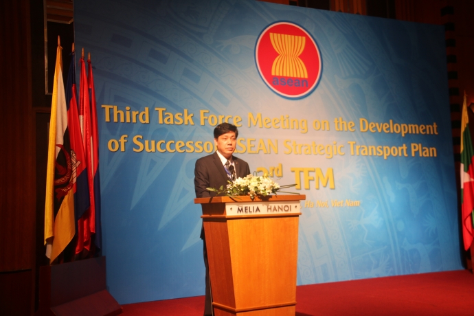 Thứ trưởng GTVT Nguyễn Ngọc Đ&ocirc;ng ph&aacute;t biểu tại Hội