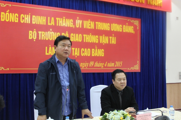 Bộ trưởng Đinh La Thăng ph&aacute;t biểu tại buổi l&agrave;m việ