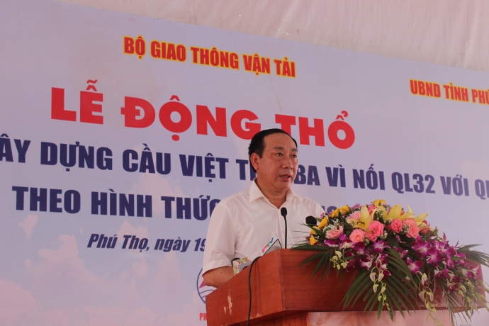 Thứ trưởng Bộ GTVT Ngyễn Hồng Trường ph&aacute;t biểu tại