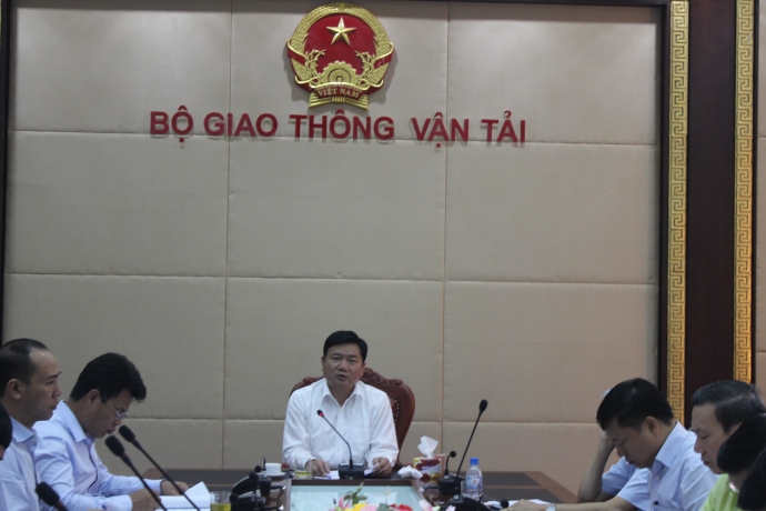 Bộ trưởng Đinh La Thăng chủ tr&igrave; cuộc họp chiều qua