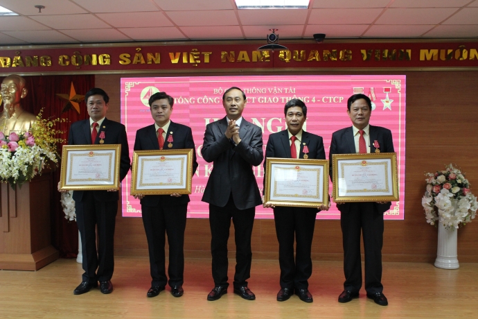 trao huan chuong lao dong