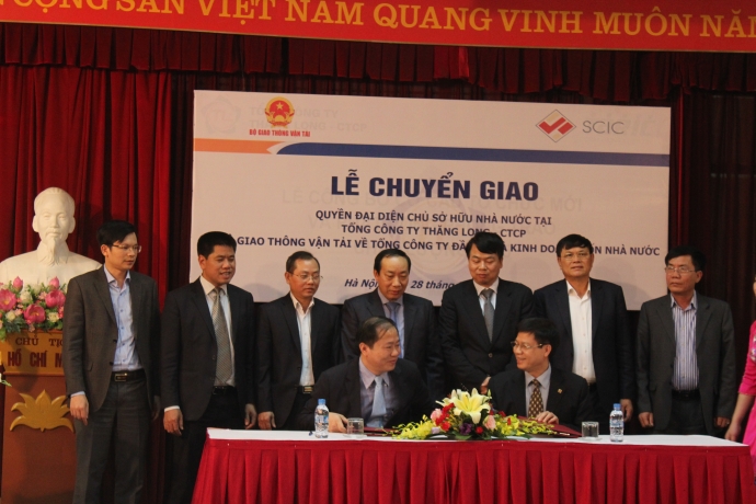Thứ trưởng phụ tr&aacute;ch Bộ GTVT Nguyễn Hồng Trường c&ugrave;