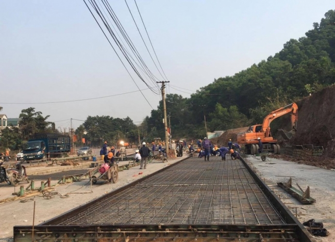 trạm thu ph&iacute; QL3 cũ đang được triển khai x&acirc;y dựng