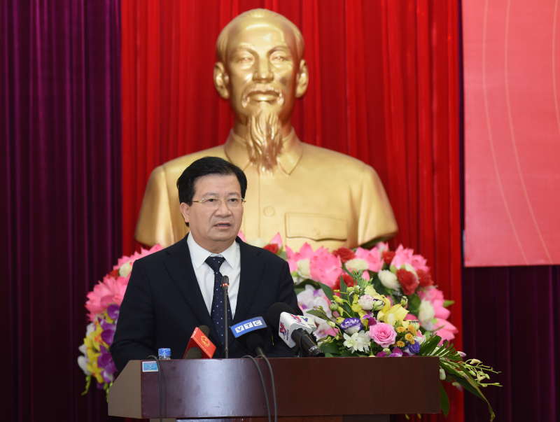 Ph&oacute; Thủ tướng Trịnh Đ&igrave;nh Dũng ph&aacute;t biểu