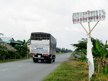 duongQuangLoPhungHiep2