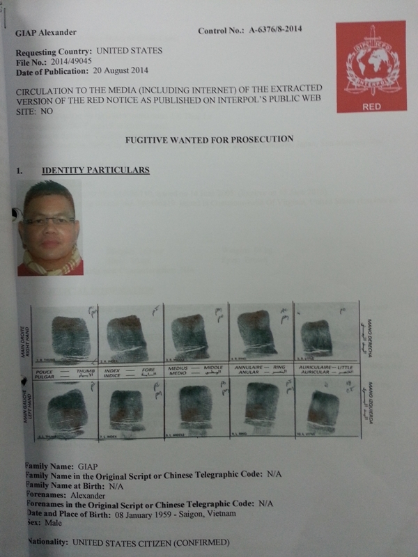 Truy n&atilde; đỏ