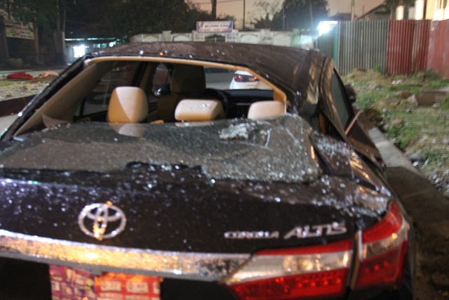 Cần-cẩu-tuột-c&aacute;p-thiết-bị-nặng-h&agrave;ng-tấn-đ&egrave;-n&aacute;t-&ocirc;-t