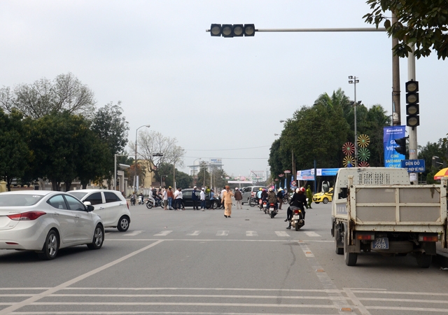 TP Vinh TNGT nghi&ecirc;m trọng do đ&egrave;n t&iacute;n hiệu ngừng ho