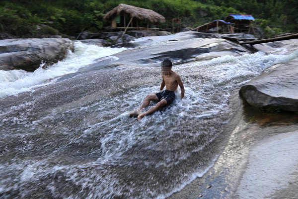 thac-7-tang-dia-danh-ky-thu-con-hoang-so-o-nghe-an