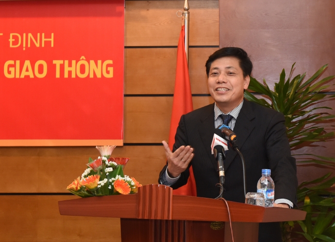 Thu-truong-Dong