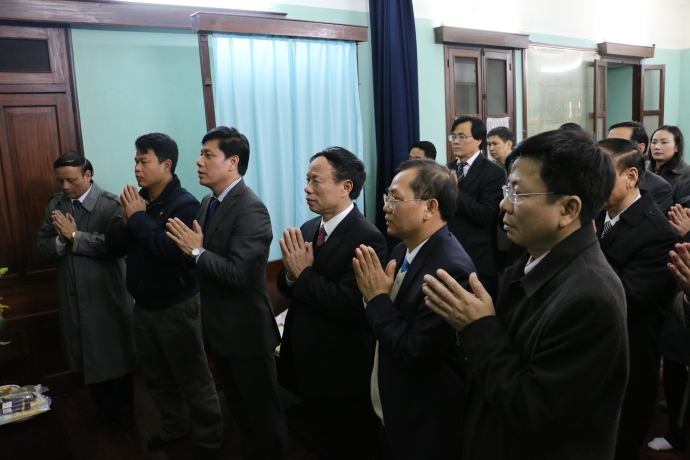 Thu-truong-Dong-dang-huong-Bac-Ho