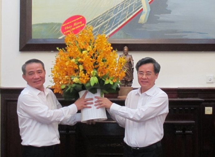 Dang-uy-khoi-co-quanTW-chuc-mung-BTrNghia