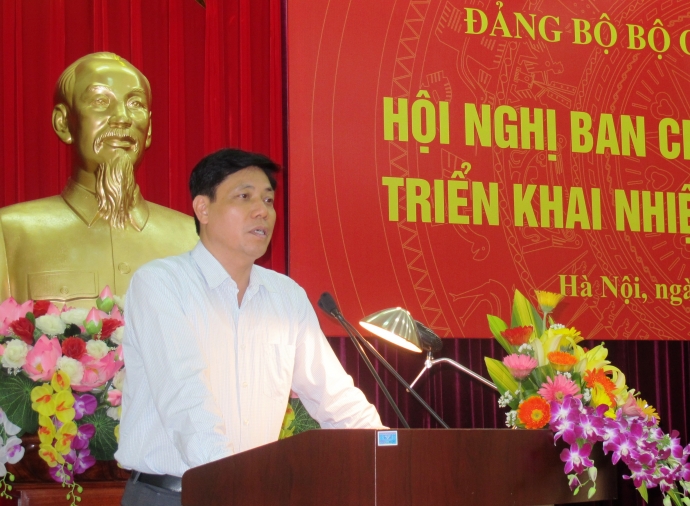 Thu-truong-BoGTVT-Nguyen-Ngoc-Dong-chi-dao-hoi-ngh