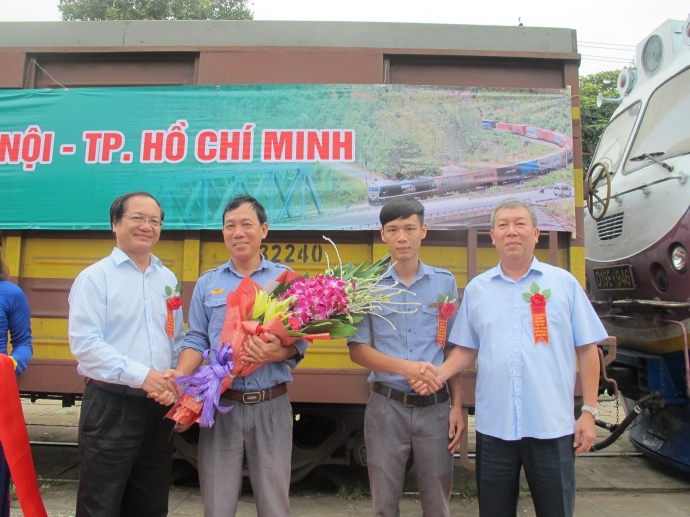 tang-hoa-tai-xe-lai-tau