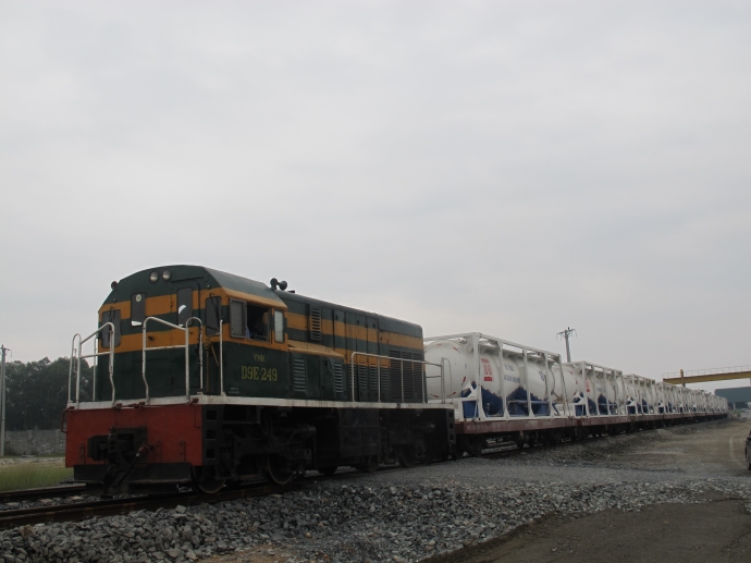 Doan-tau-cho-xi-mang-tai-nha-may-be-tong-Bao-Quan