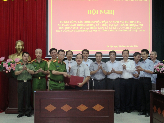 Tong-cong-ty-Duong-sat-VN-ky-quy-che-phoi-hop-Cong