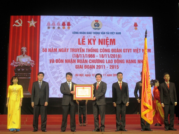 Trao-Huan-chuong-Lao-dong-cho-Cong-doan-GTVT