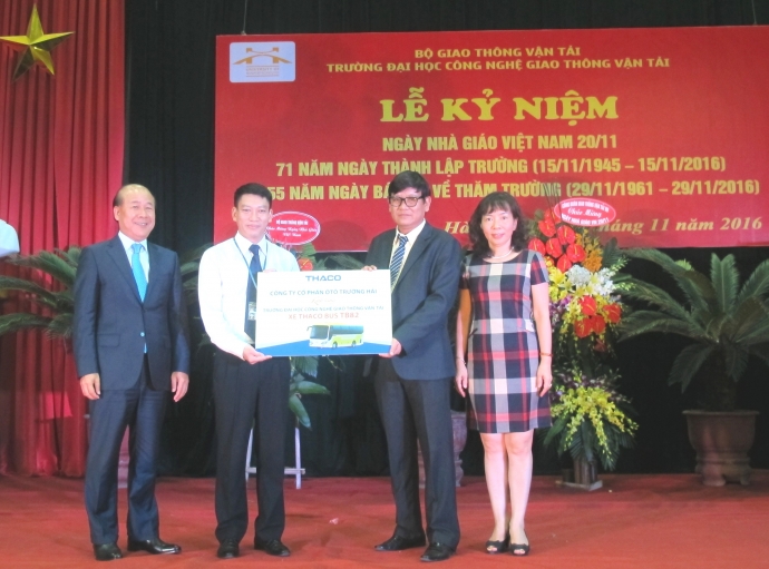 Oto-Truong-Hai-tang-xe-truong-DH-Cong-nghe-GTVT