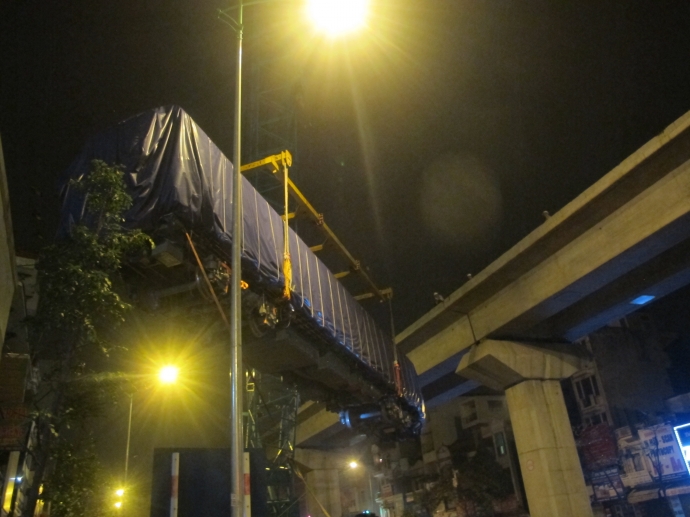 Cau-toa-tau-duong-sat-Cat-Linh-Ha-Dong1