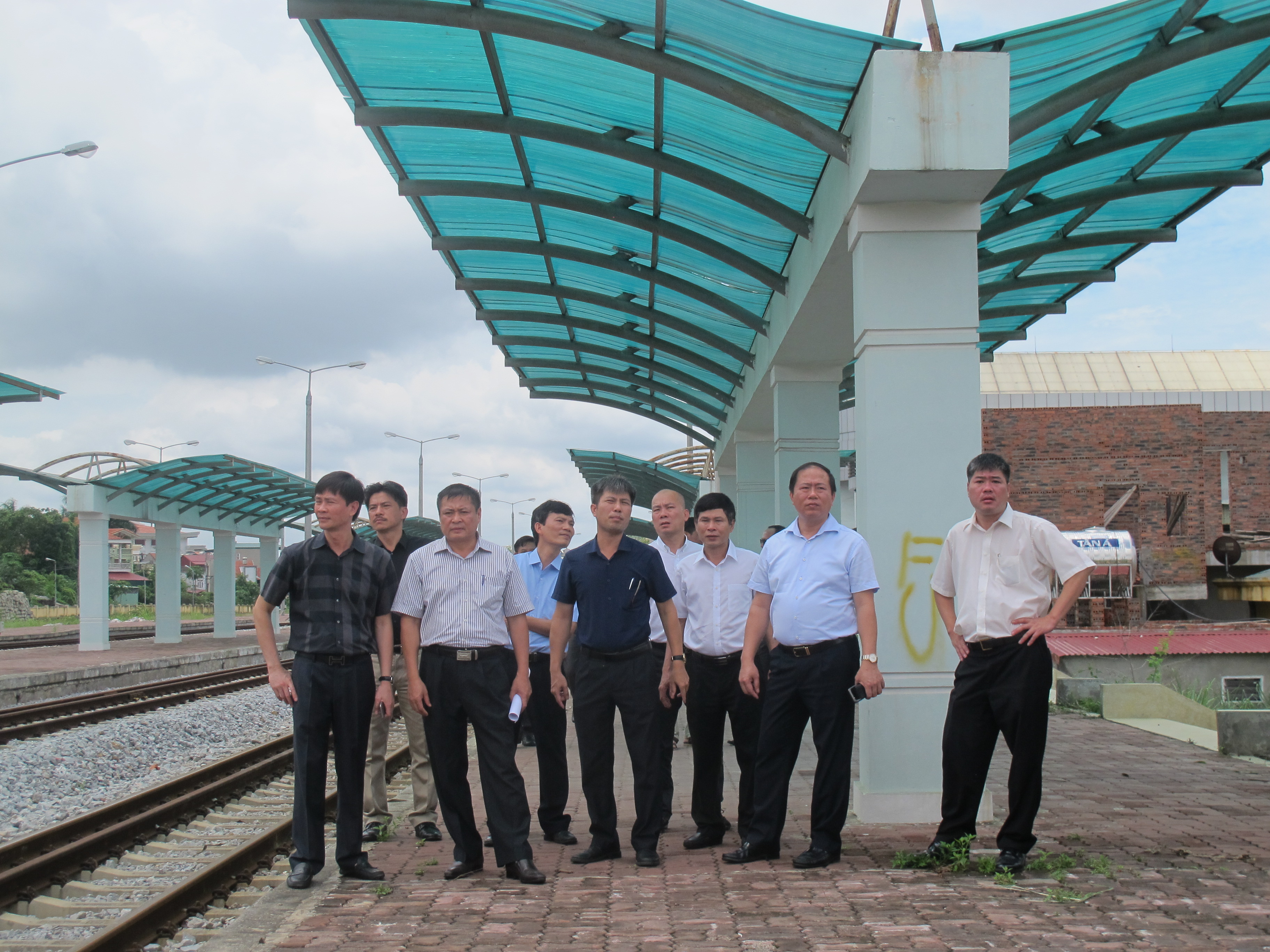 Chu-tich-Duong-sat-Vu-Anh-Minh-khao-sat-ket-noi-va