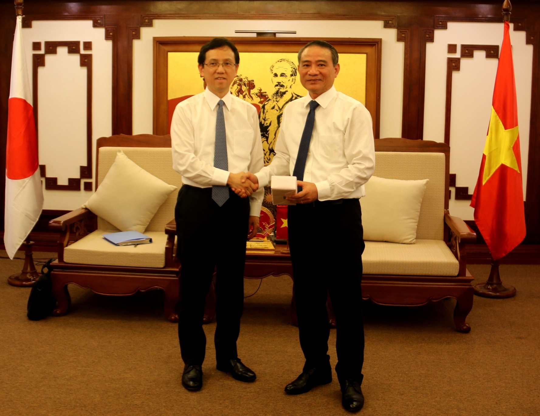 Bo-GTVT-lam-viec-voi-Bo-MLIT-NHat-Ban2