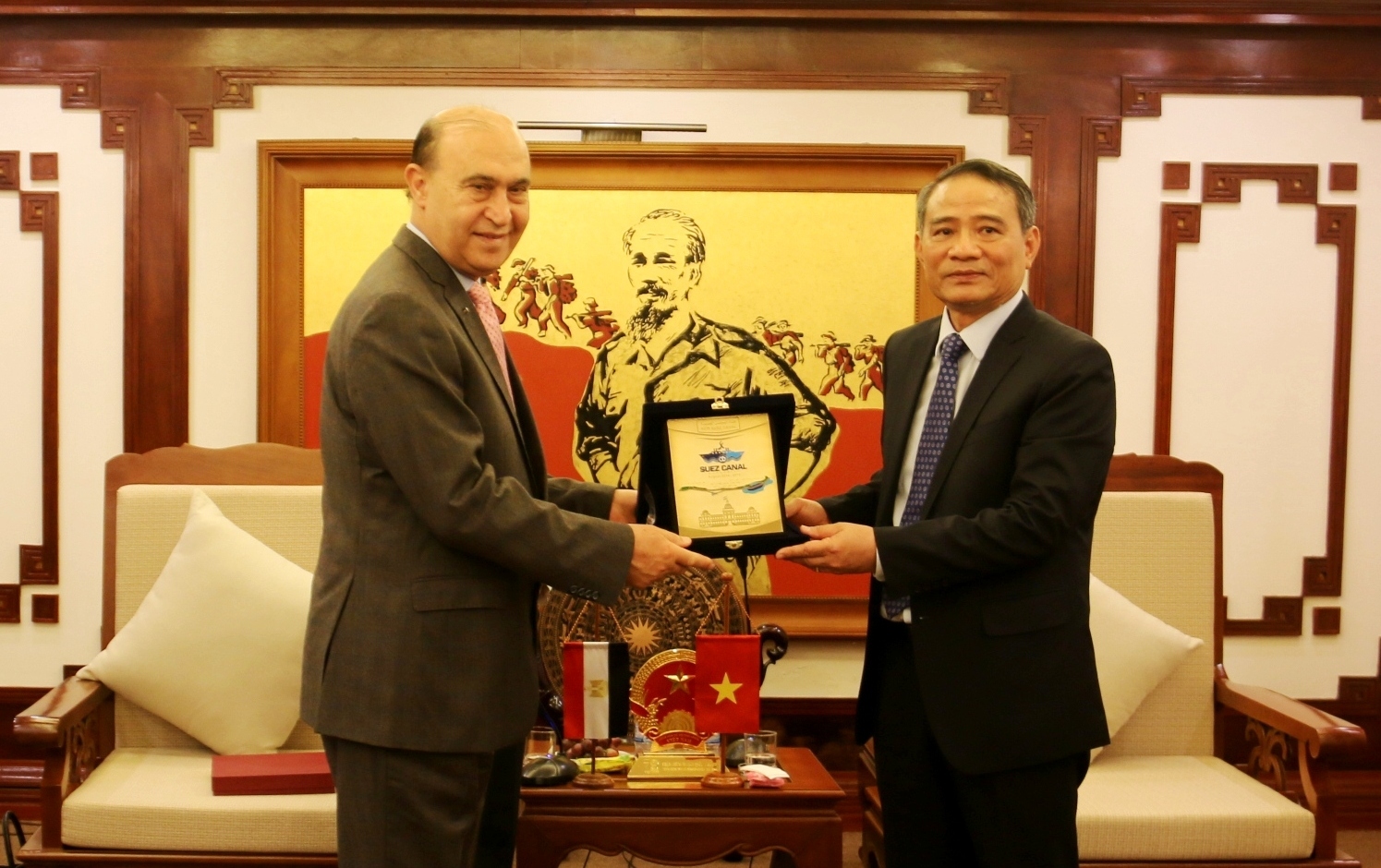 Bo-truong-Bo-GTVT-tiep-Ai-Cap