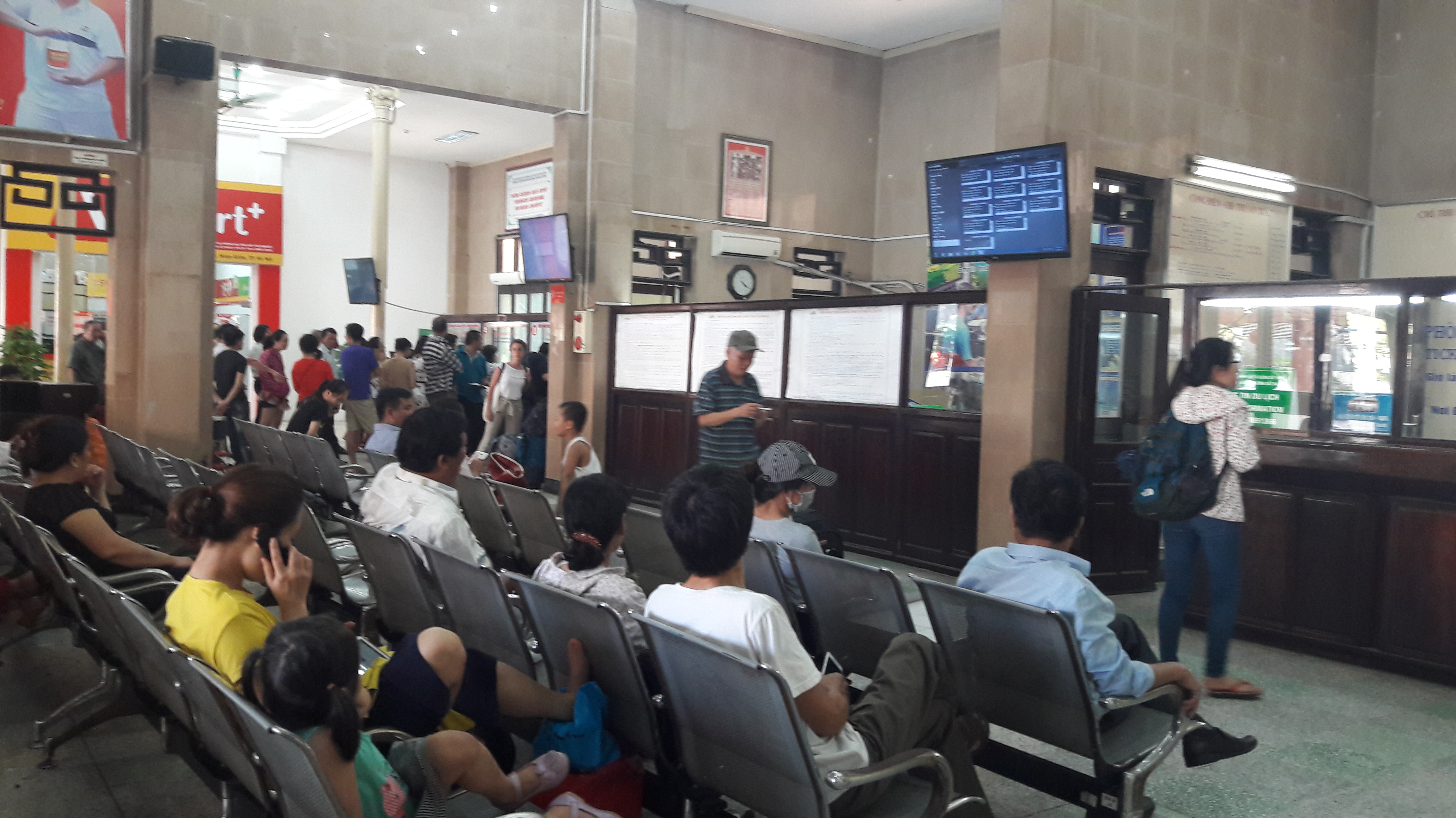 phong-doi-tau-ga-Ha-noi