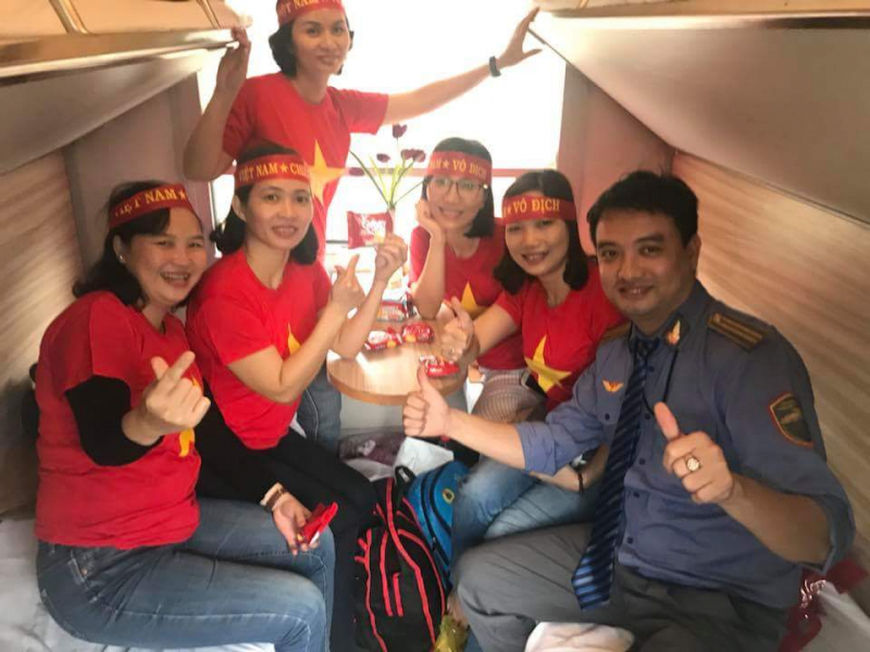 hanh-khach-di-tau-ung-ho-U23-Viet-Nam6