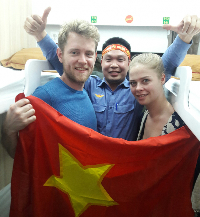 hanh-khach-di-tau-ung-ho-U23-Viet-Nam8