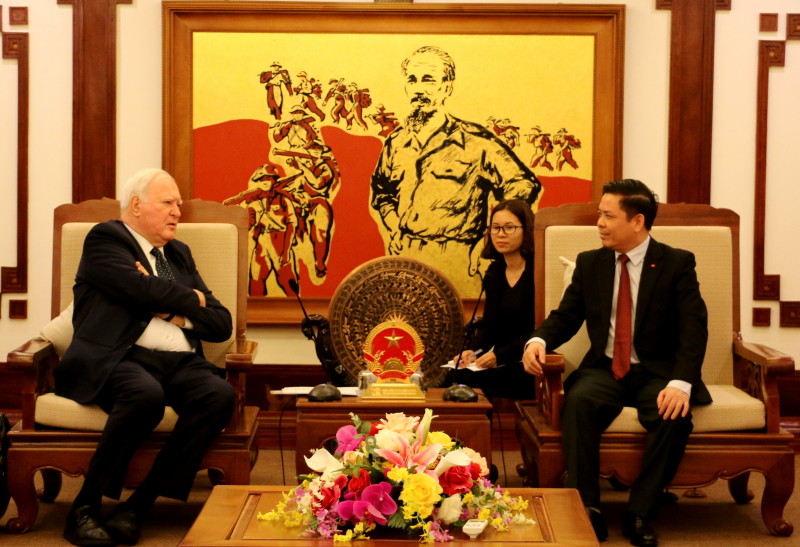 Bo-truong-bo-GTVT-Nguyen-Van-The-tiep-Rent-a-port