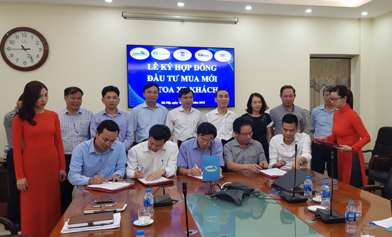 ky-hop-dong-dong-moi-toa-xe-khach