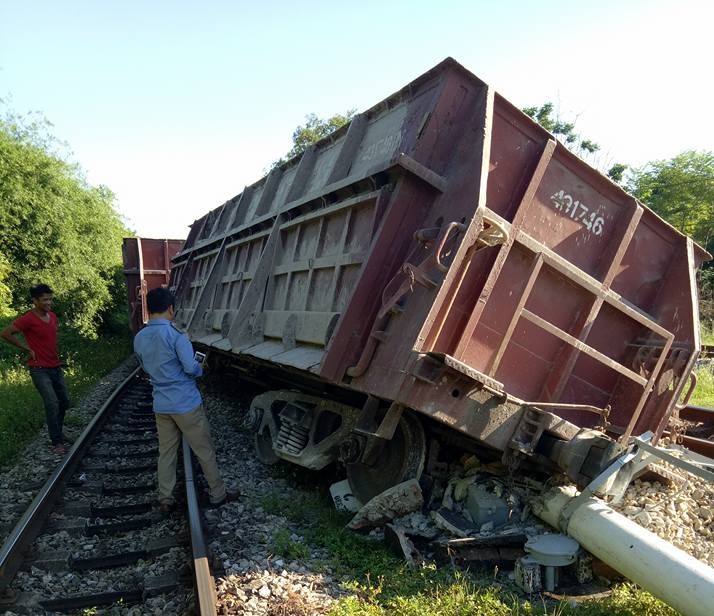 trat-banh-toa-xe-da-o-Yen-Xuan