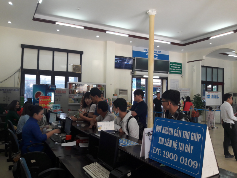 khu-vuc-ban-ve-ga-Ha-Noi2