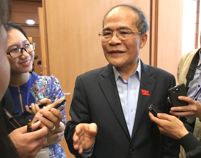 Nguyen Sinh Hung hop to