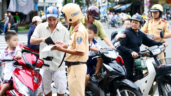 phat-hien-xe-khong-chinh-chu-bang-thiet-bi-thong-m