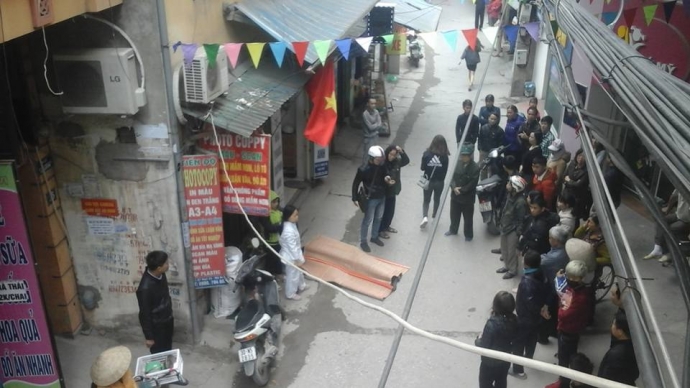 hien-truong-nam-thanh-nien-roi-xuong-dat-tu-vong