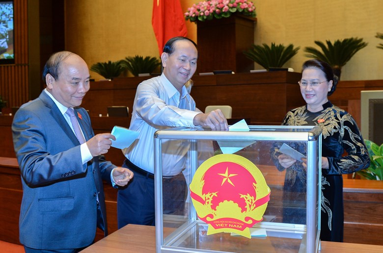 Bỏ phiếu miễn nhiệm 2 thành viên CP