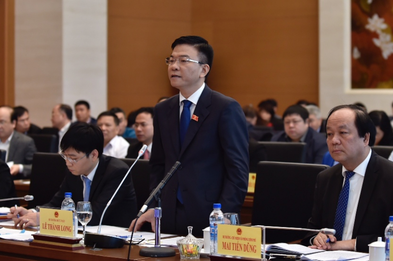 Bo-truong-tu-phap-tra-loi-chat-van