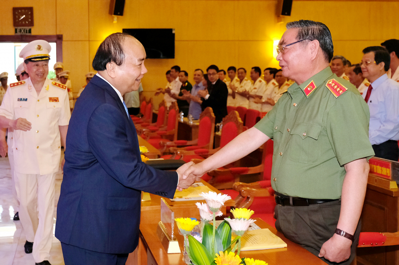 Thu tuong tham hoi dong chi Le Hong Anh