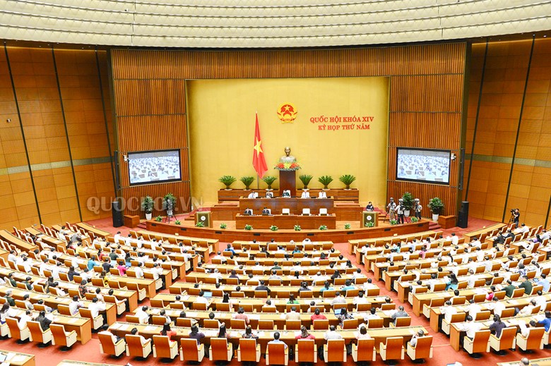 To&agrave;n cảnh phi&ecirc;n chất vấn