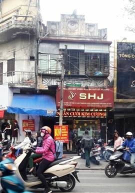 nhung-cua-hang-vang-vang-nhi-chua-ba-danh-ngay-tha