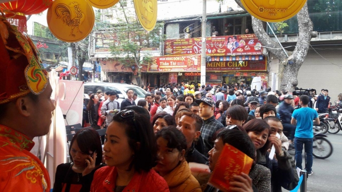 nhung-cua-hang-vang-vang-nhi-chua-ba-danh-ngay-tha