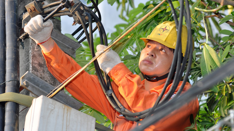 oi-nong-dinh-diem-hon-100-cuoc-dien-thoai-evn