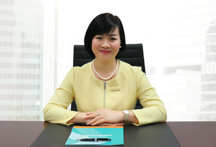 duong-thi-mai-hoa-tong-giam-dong-ghe-nong-abbank