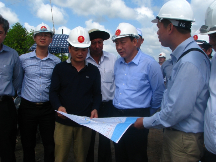 thu-truong-nguyen-hong-truong-kiem-tra-du-an-duong