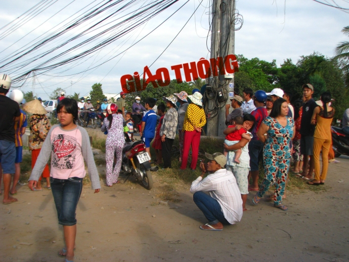 phat-hien-nam-thanh-nien-treo-co-tu-sat-trong-choi