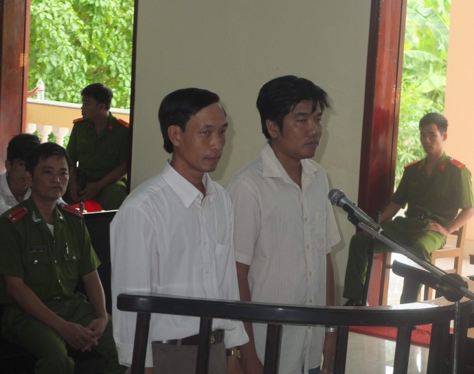 hai-cuu-canh-sat-lanh-an-tu-giam-vi-dung-nhuc-hinh